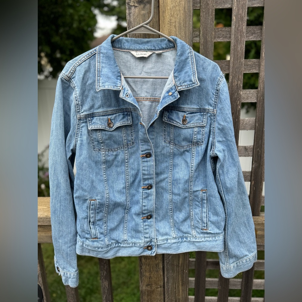 Women’s LL Bean denim jean jacket XL
